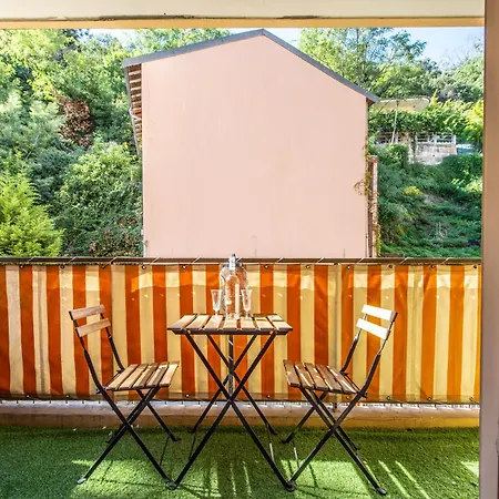 Le Landella מנטון